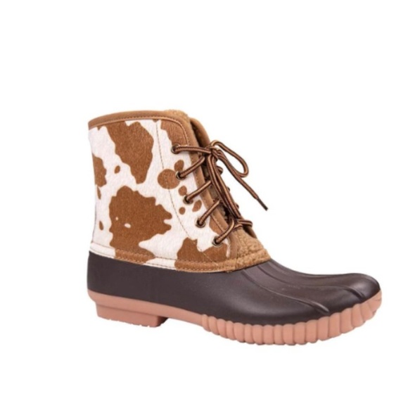 Simply Southern Shoes - Simply Southern Brown Cow Print Duck Boots Size 8 New!